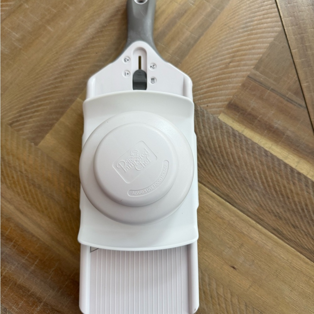 The Pampered Chef Mandoline Slicer - White and Gray - Picture 3 of 3